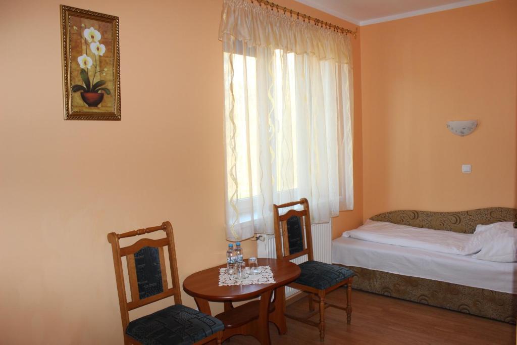 Hotel Czardasz Września Kamer foto