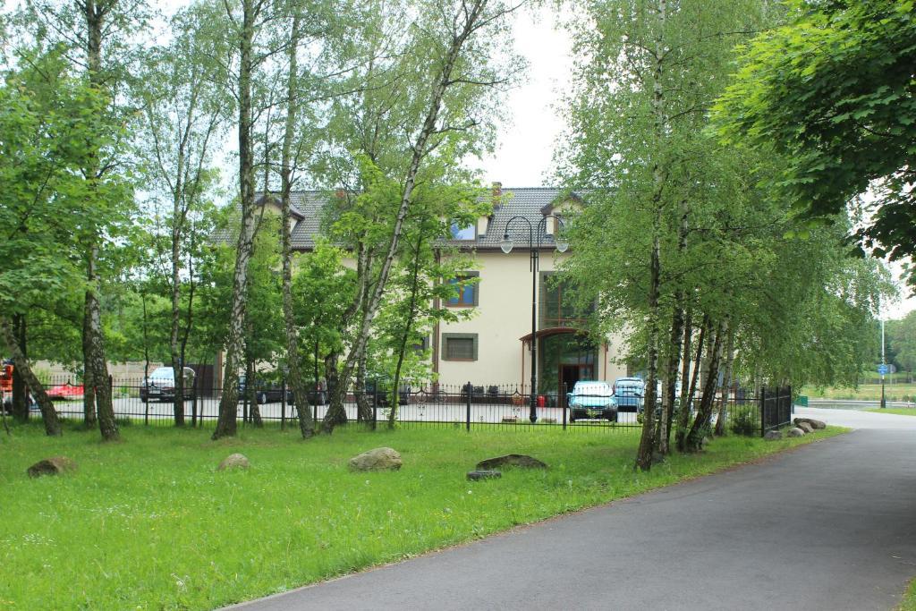 Hotel Czardasz Września Buitenkant foto